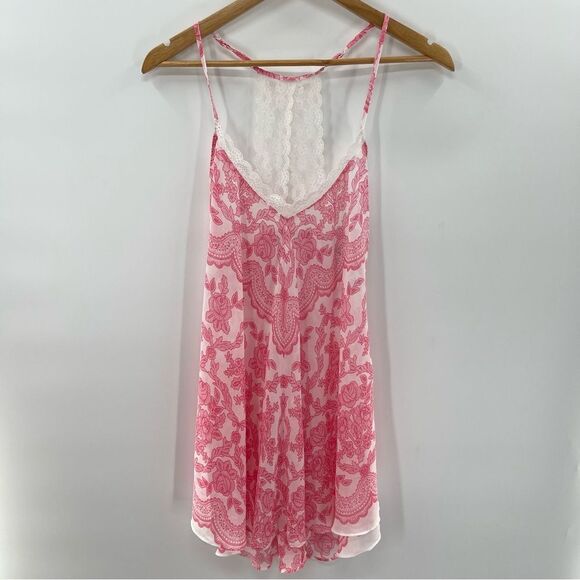 In Bloom Pink and White Lace Chemise - Picture 1 of 10